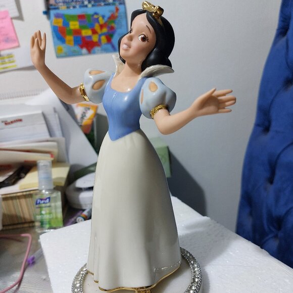 LENOX Disney SNOW WHITE Collectible Figurine Beautiful Decor - Picture 12 of 14